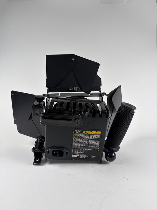 Lowel light kit w/ Tota Omni, Pro, LC44, Tota, light stands, case, etc