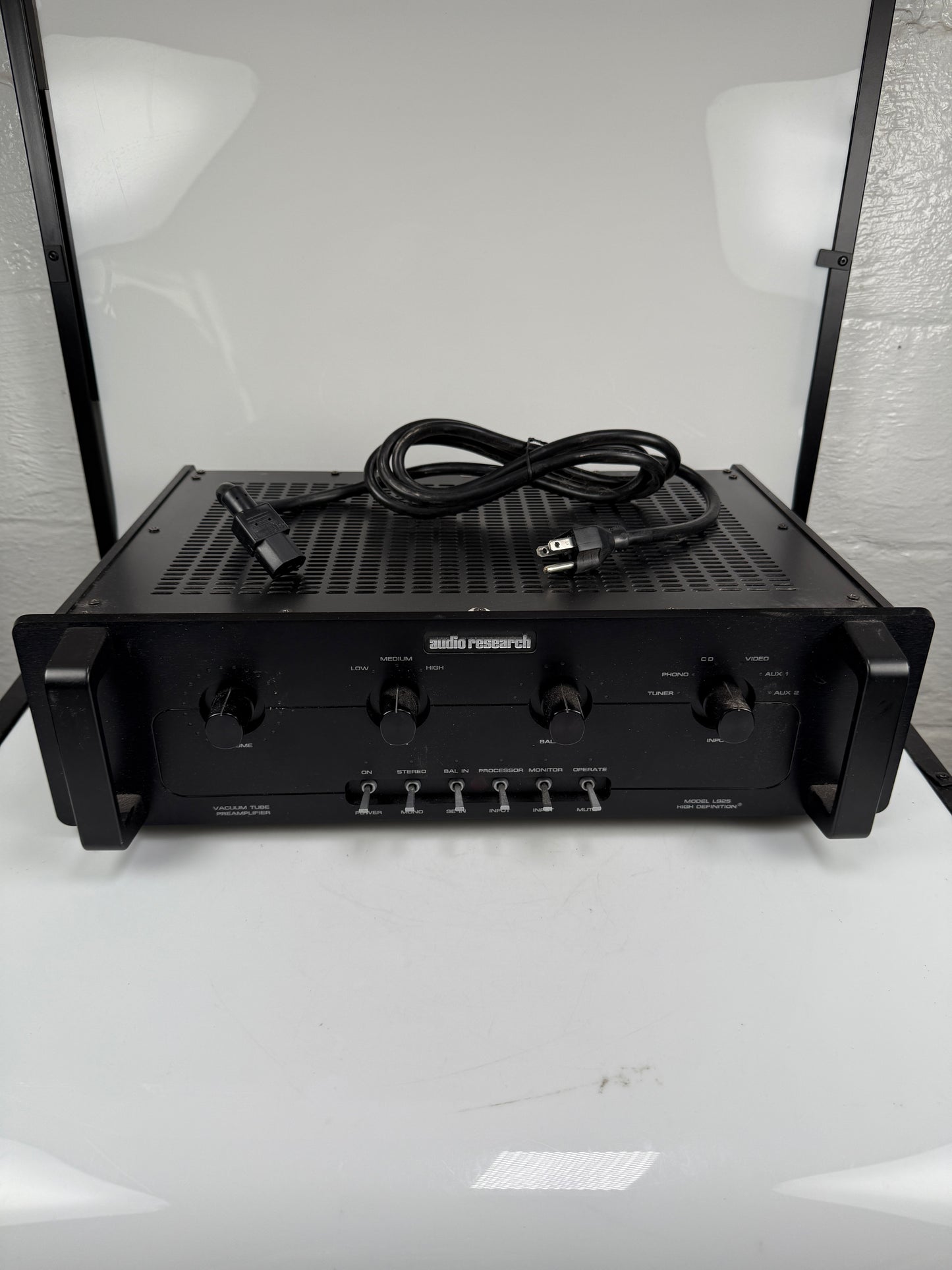 Audio Research Model LS25 high definition black vacuum tube preamplifier