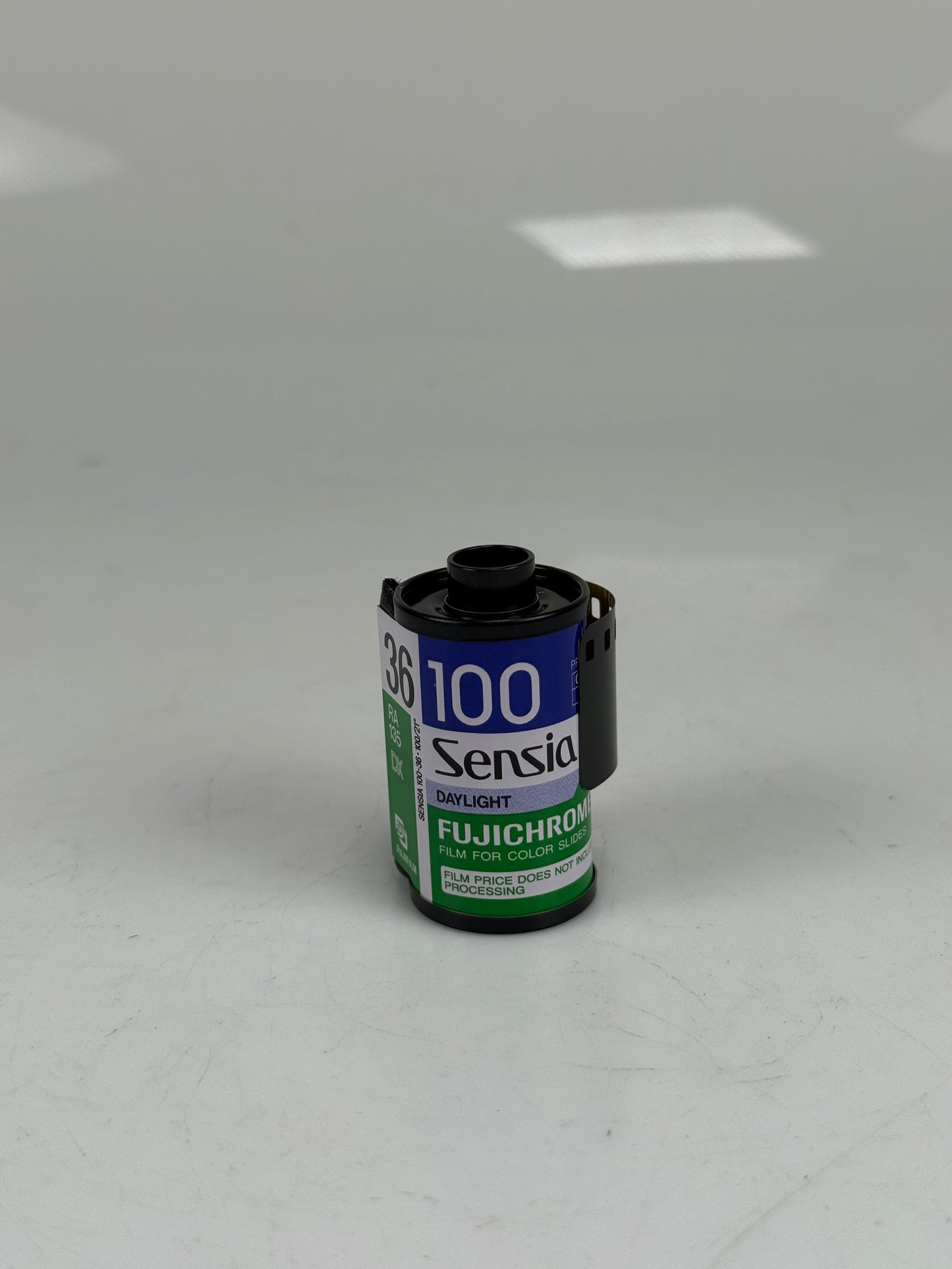 Fuji Fujichrome Sensia 100 35mm film, 36exp 1 roll RA 135