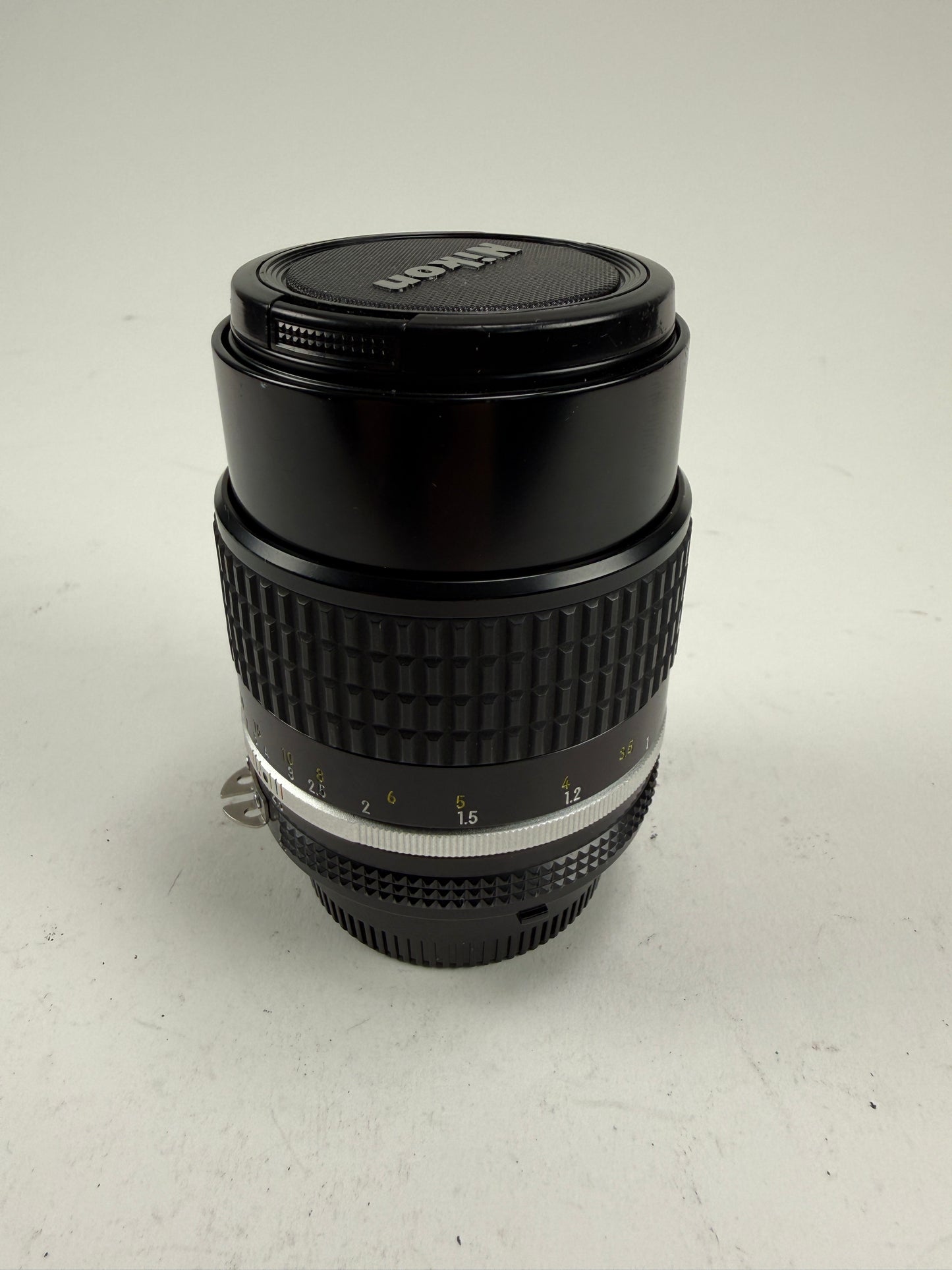 Nikon Nikkor 105mm f2.5 Ais Prime Manual Focus Portrait Lens
