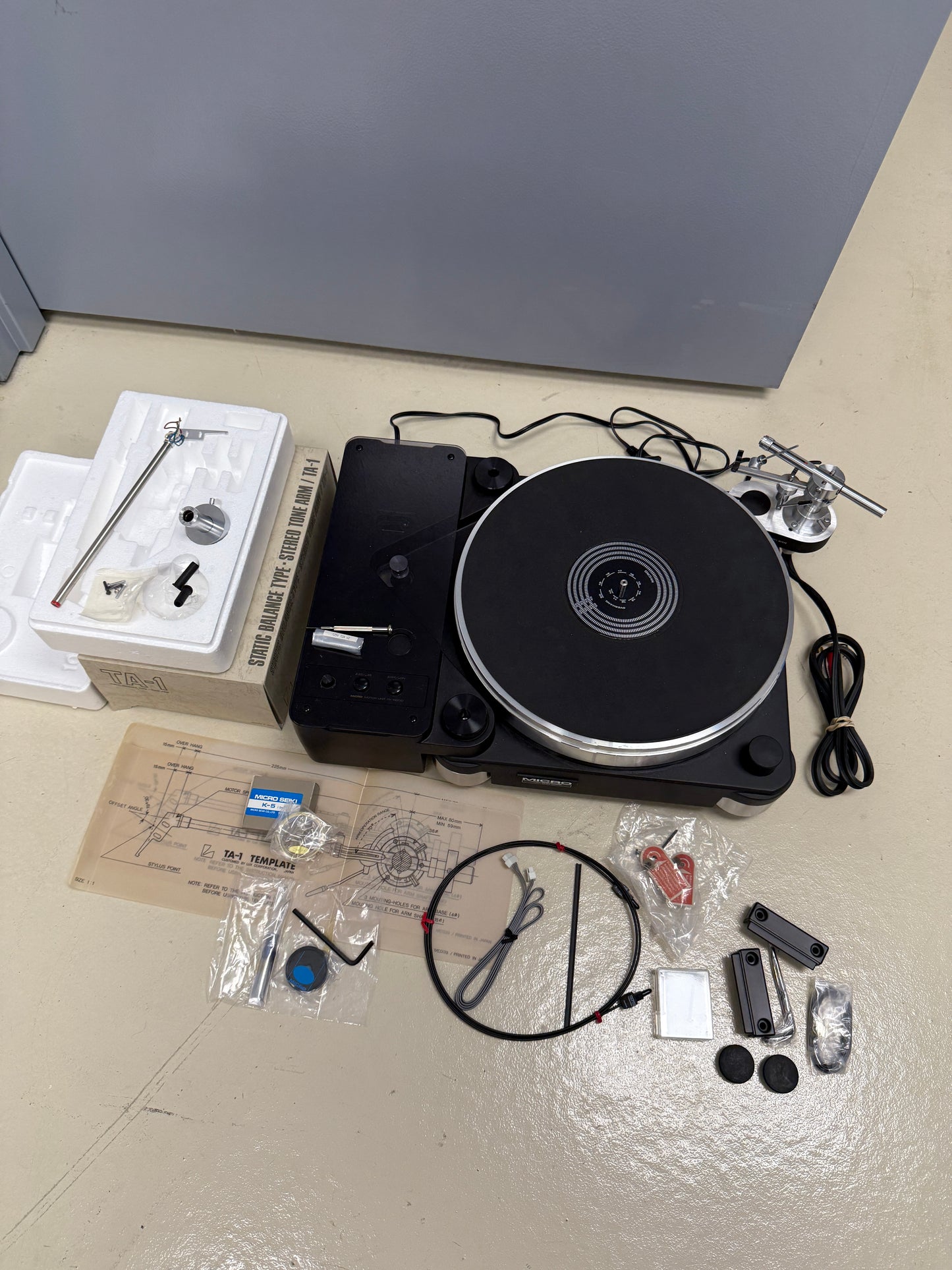 Micro Seiki 1500 series turntable RY-1500 motor, RX-1500, TA-1 arm