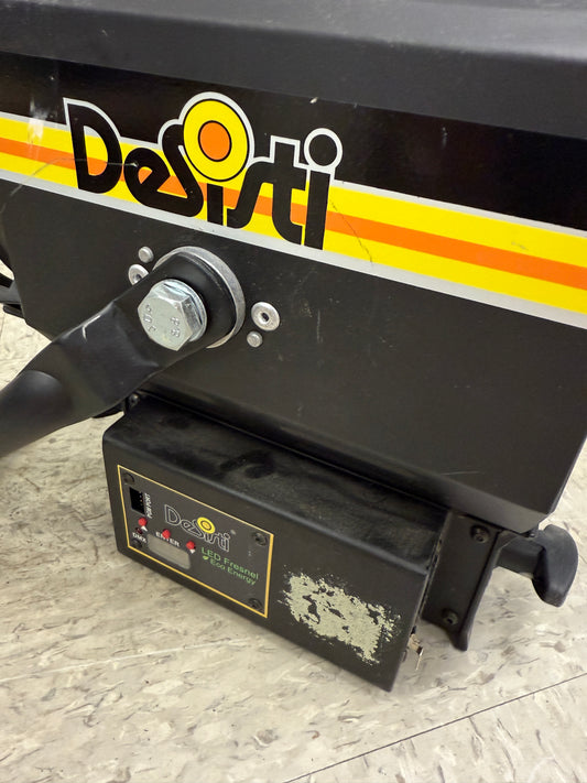 DeSisti LED Leonardo 6 LED Fresnel Eco Friendly Light