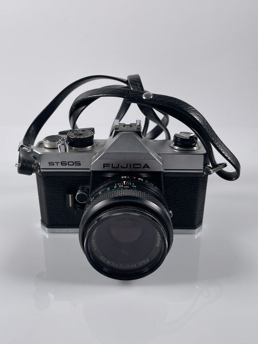 Fuji Fujica ST-605 35mm SLR Film camera w/ 55mm f2.2 M42 lens kit