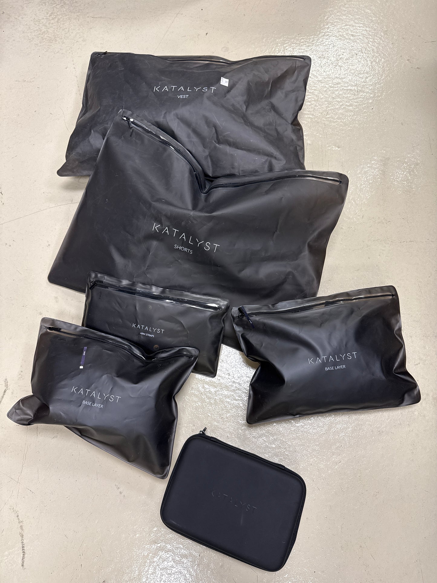 Complete Katalyst EMS Body Training System; Suit - L, Base layer, arms Size M