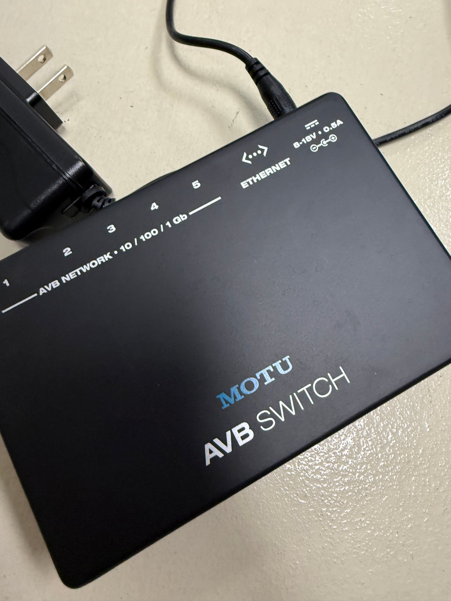 MOTU AVB Switch 5-Port Audio Video Bridging Switch