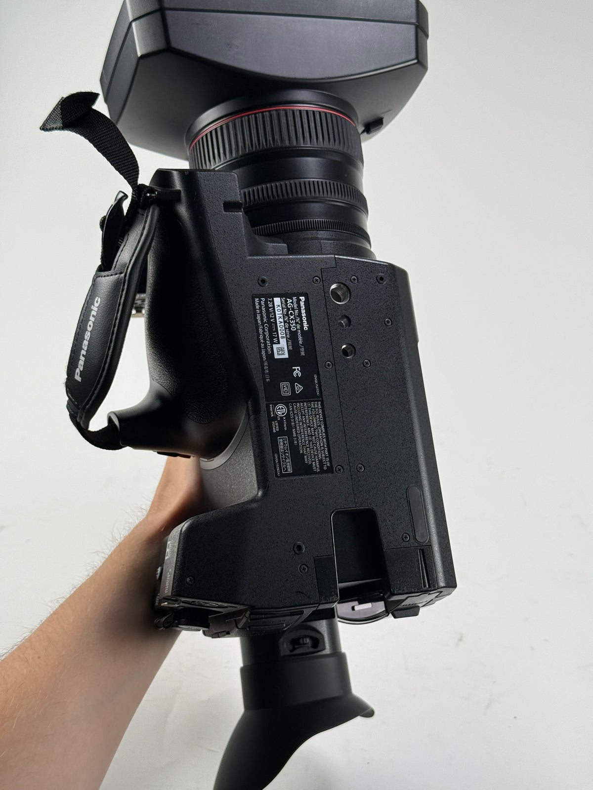 Panasonic AG-CX350 4K UHD Pro Camcorder 20x Zoom 3.5" LCD SDXC HDMI