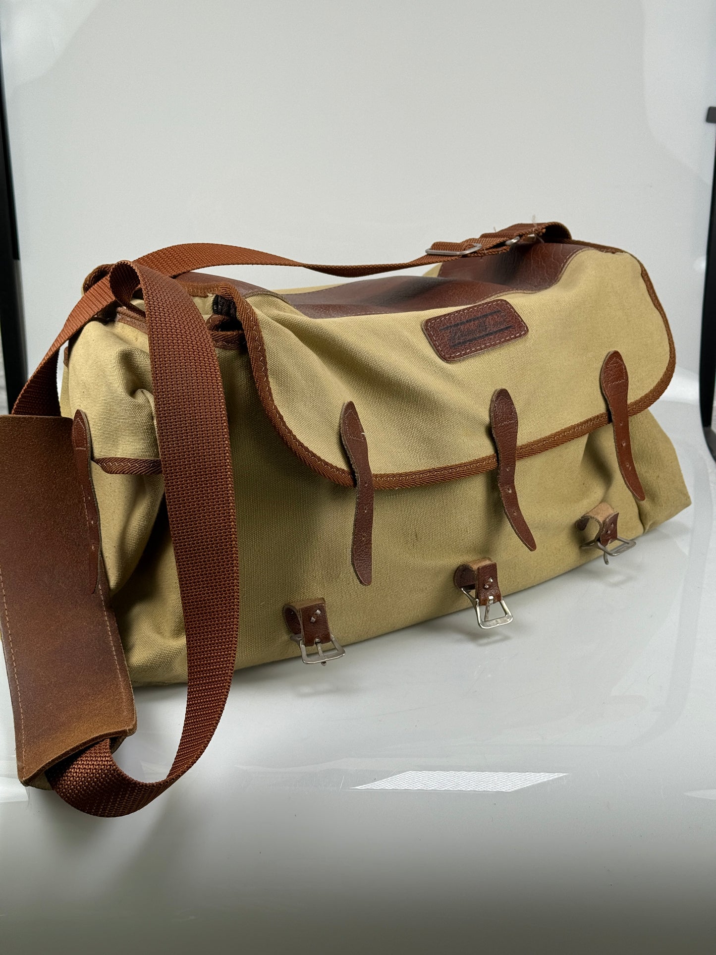 VINTAGE Eddie Bauer Canvas Leather Camera Shoulder Bag  Khaki/Tan Large