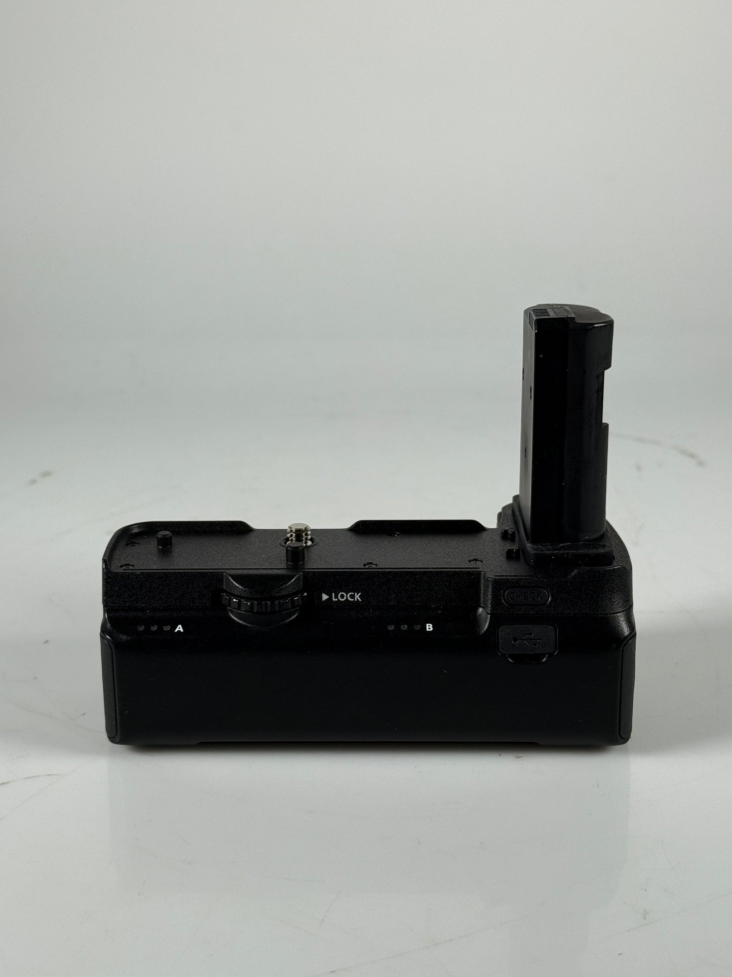 Nikon MB-N10 Multi-Battery Power Pack For Z7 And Z6