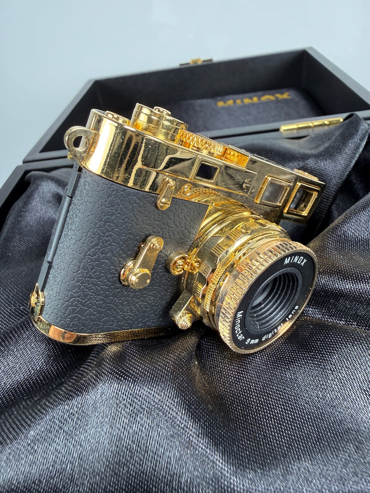 Minox Leica M3 Mini Digital Camera 5MP Classic Replica Gold edition RARE