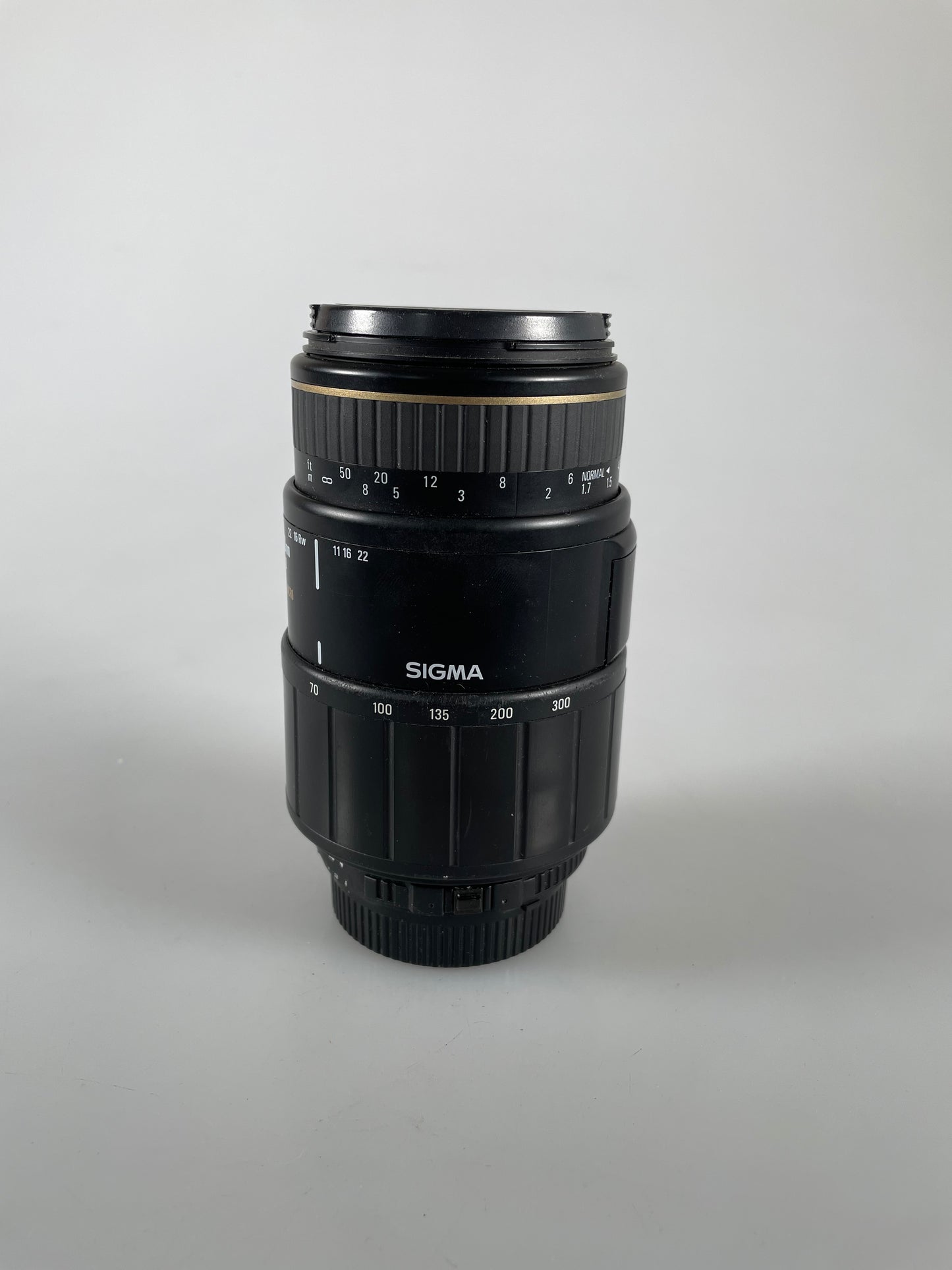 Sigma AF 70-300mm F4-5.6 D APO Macro Lens Nikon