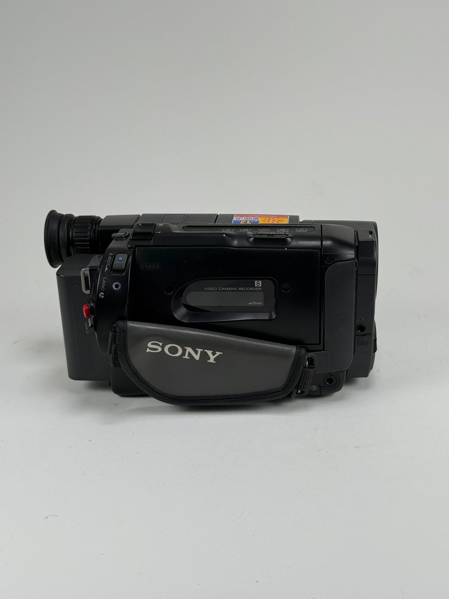 Sony Handycam Vision CCD-TRV15 Video 8 Camcorder 64x Digital Zoom LCD