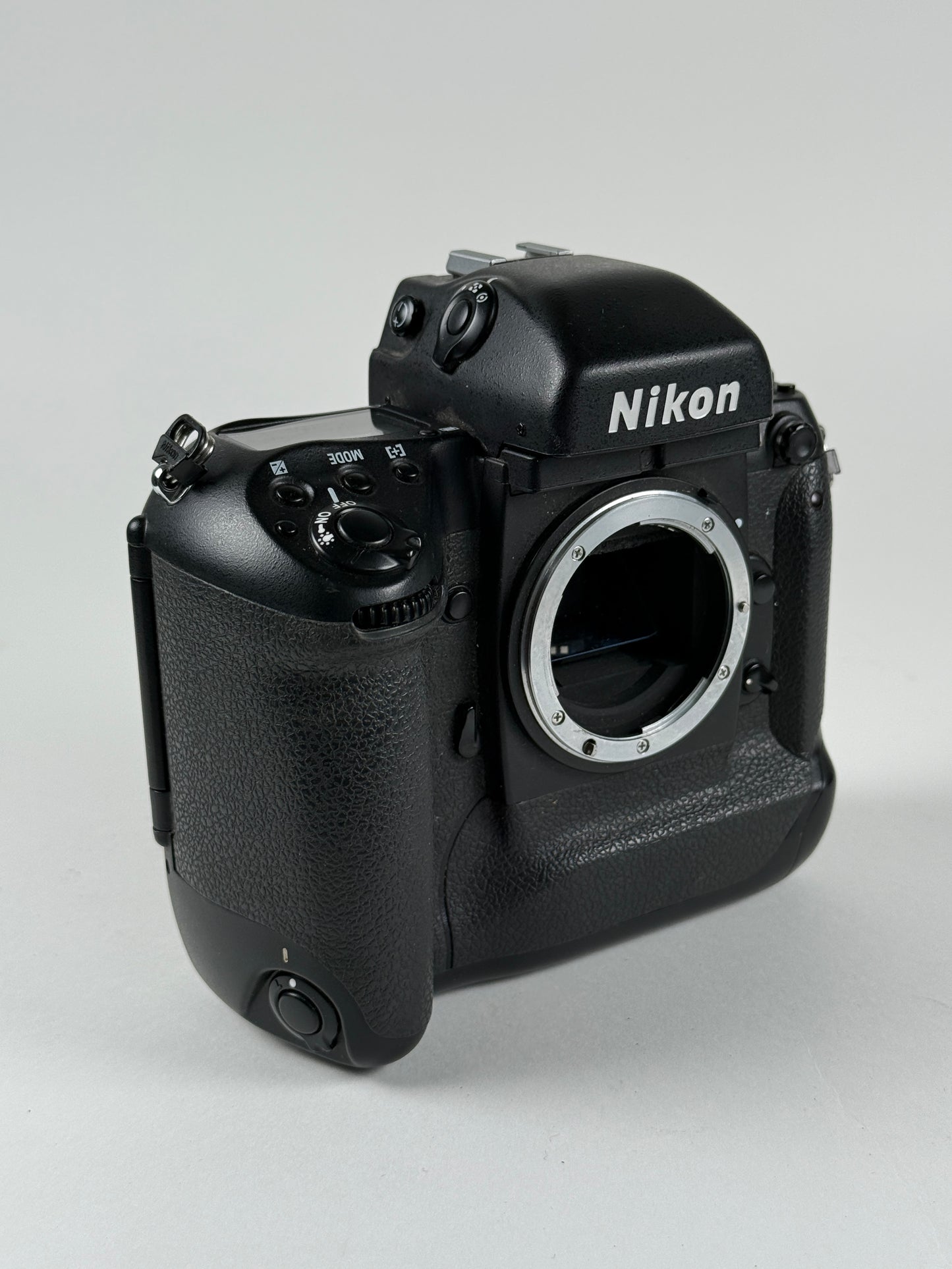 Nikon F5 35mm SLR Film Camera Body