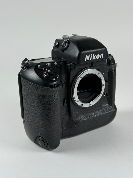 Nikon F5 35mm SLR Film Camera Body