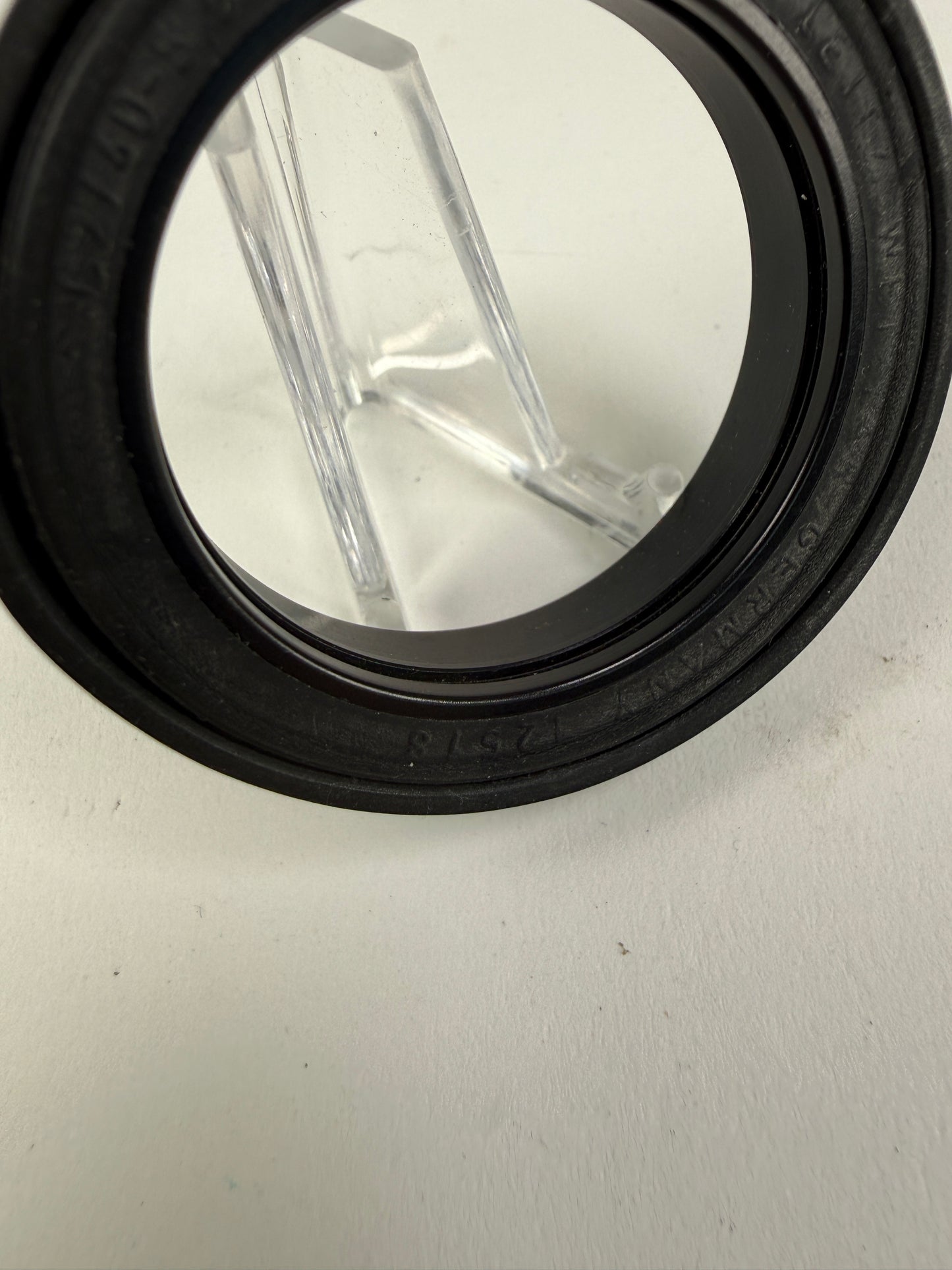 Leica rubber lens hood shade 12518 for summicron 40mm f2 CL