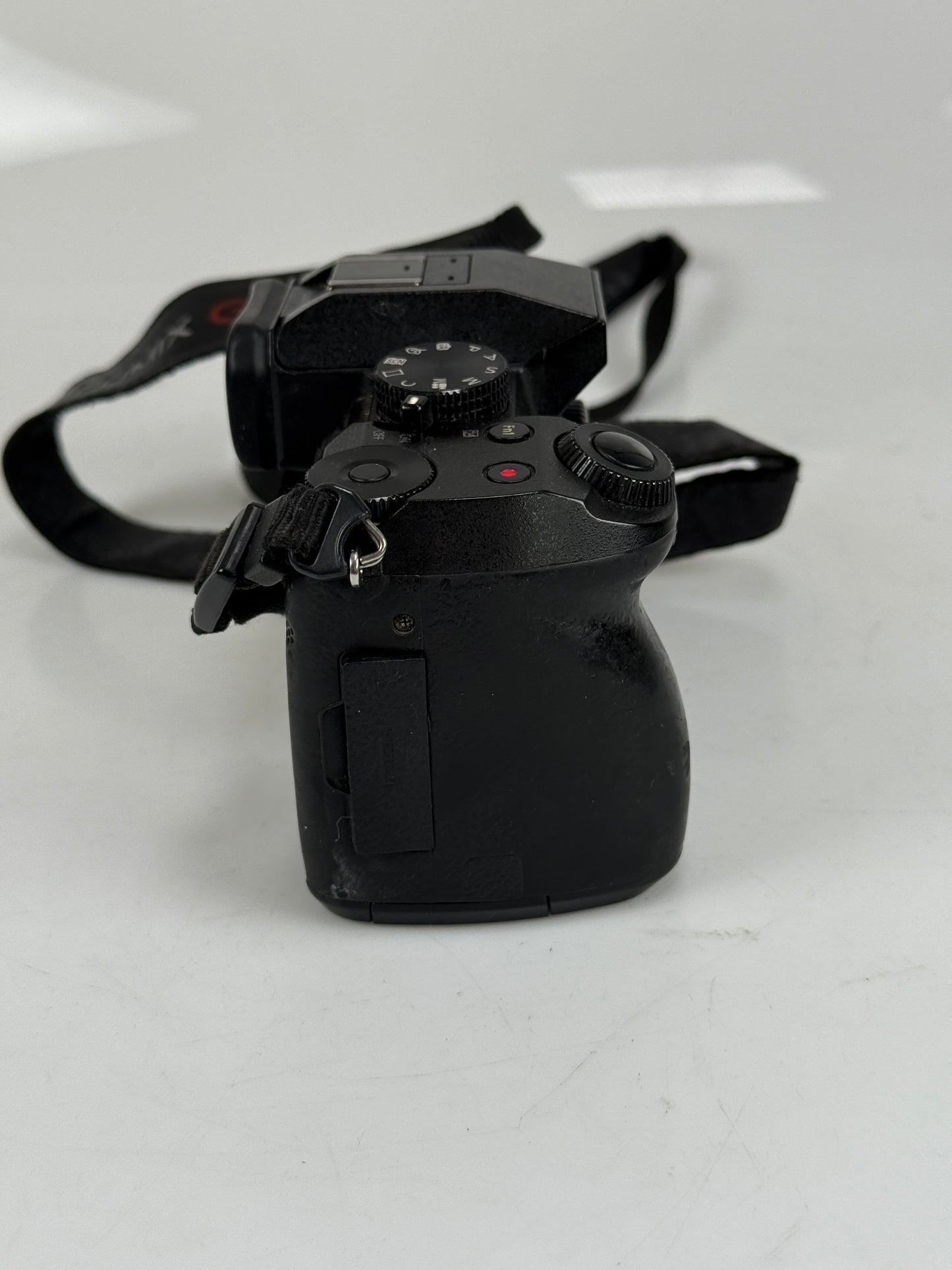 Panasonic Lumix DMC-G7 16MP Mirrorless MFT Digital Camera Body
