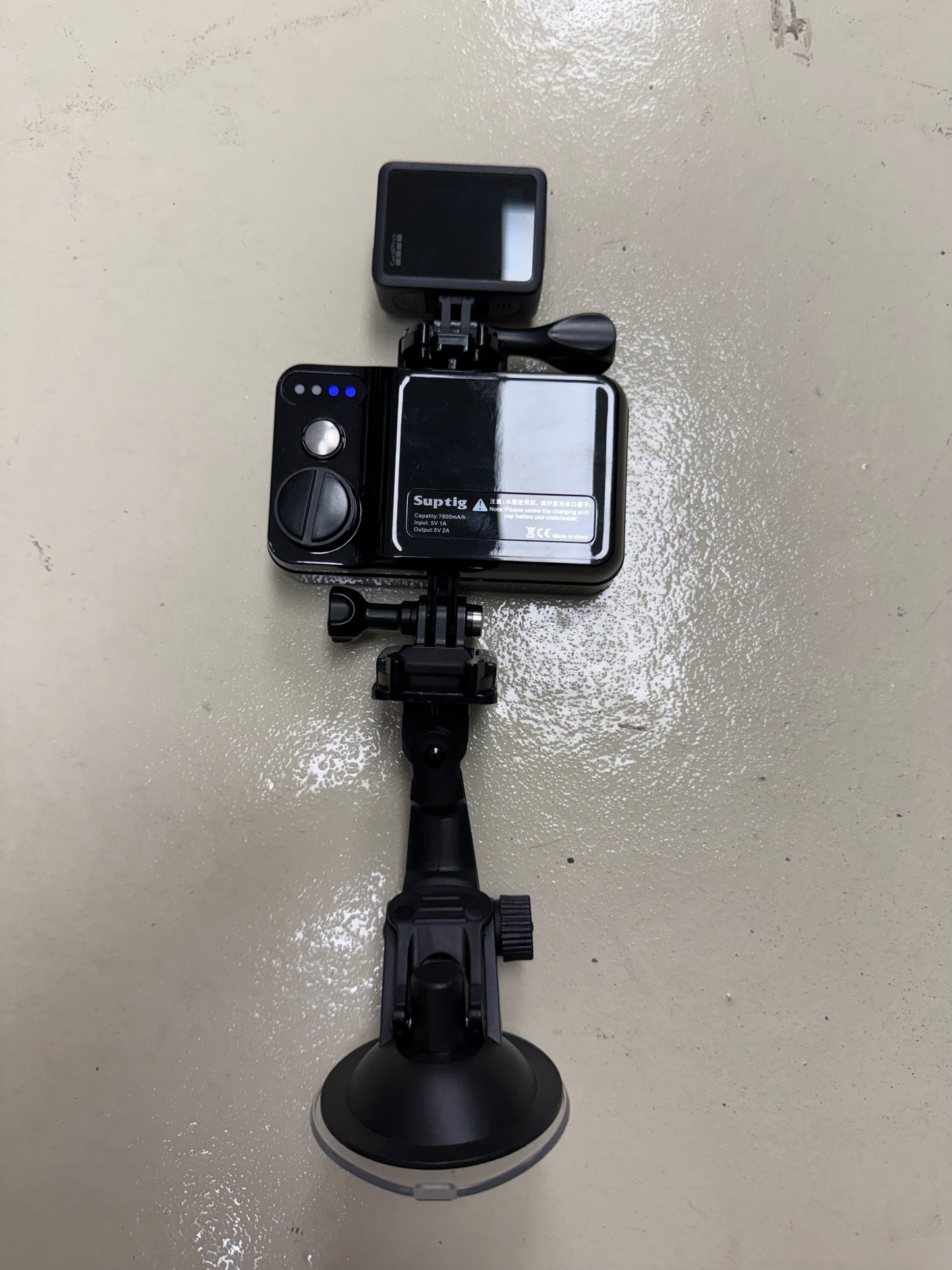 GoPro HERO 4K AMFR1 Compact Action Camera 12MP Video Rugged & Waterproof Black w/ suptig charger