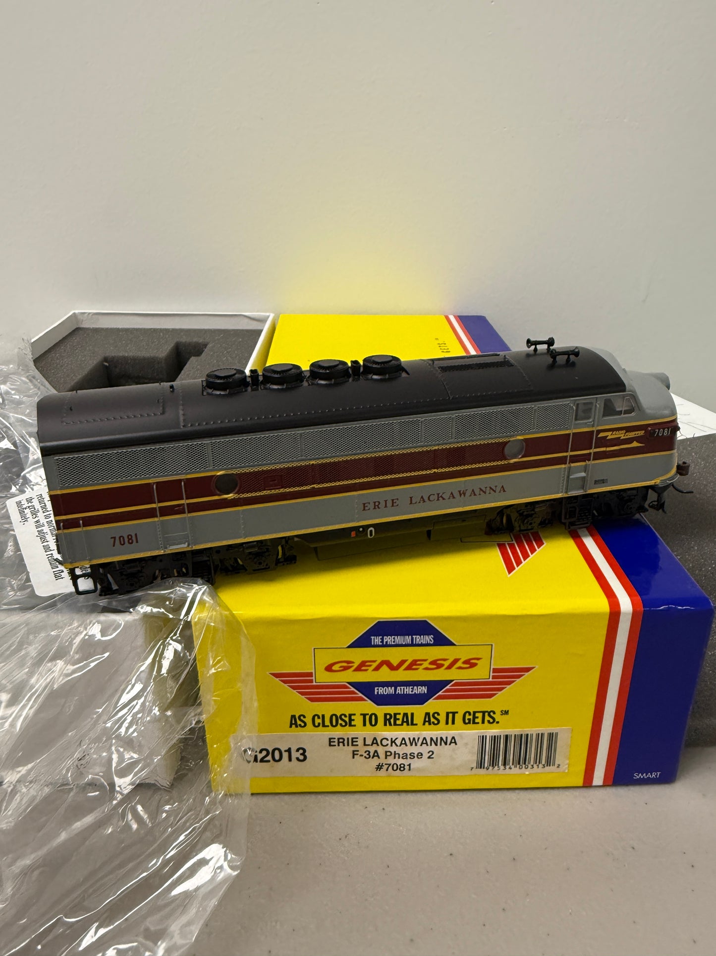 HO Scale Athearn Genesis Erie Lackawanna EL #7081 F-3A Phase 2 locomotive