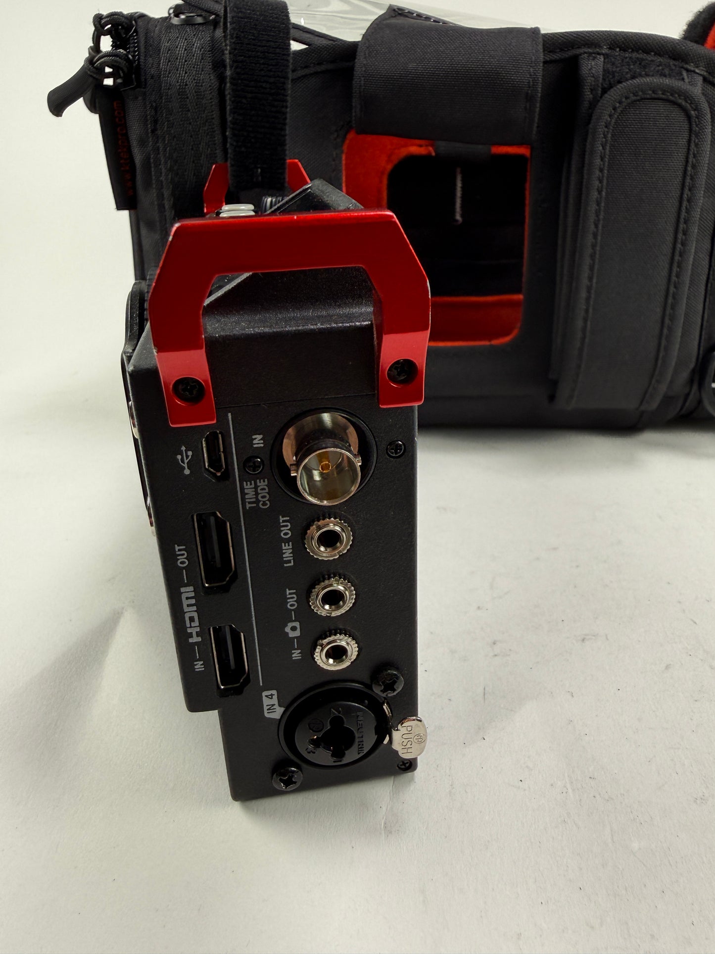 TASCAM DR-701D TRACK PORTABLE AUDIO RECORDER
