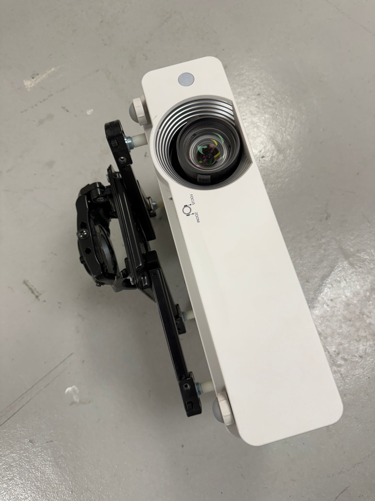 Panasonic PT-VW440 Video LCD Projector HDMI W/ Power Cord