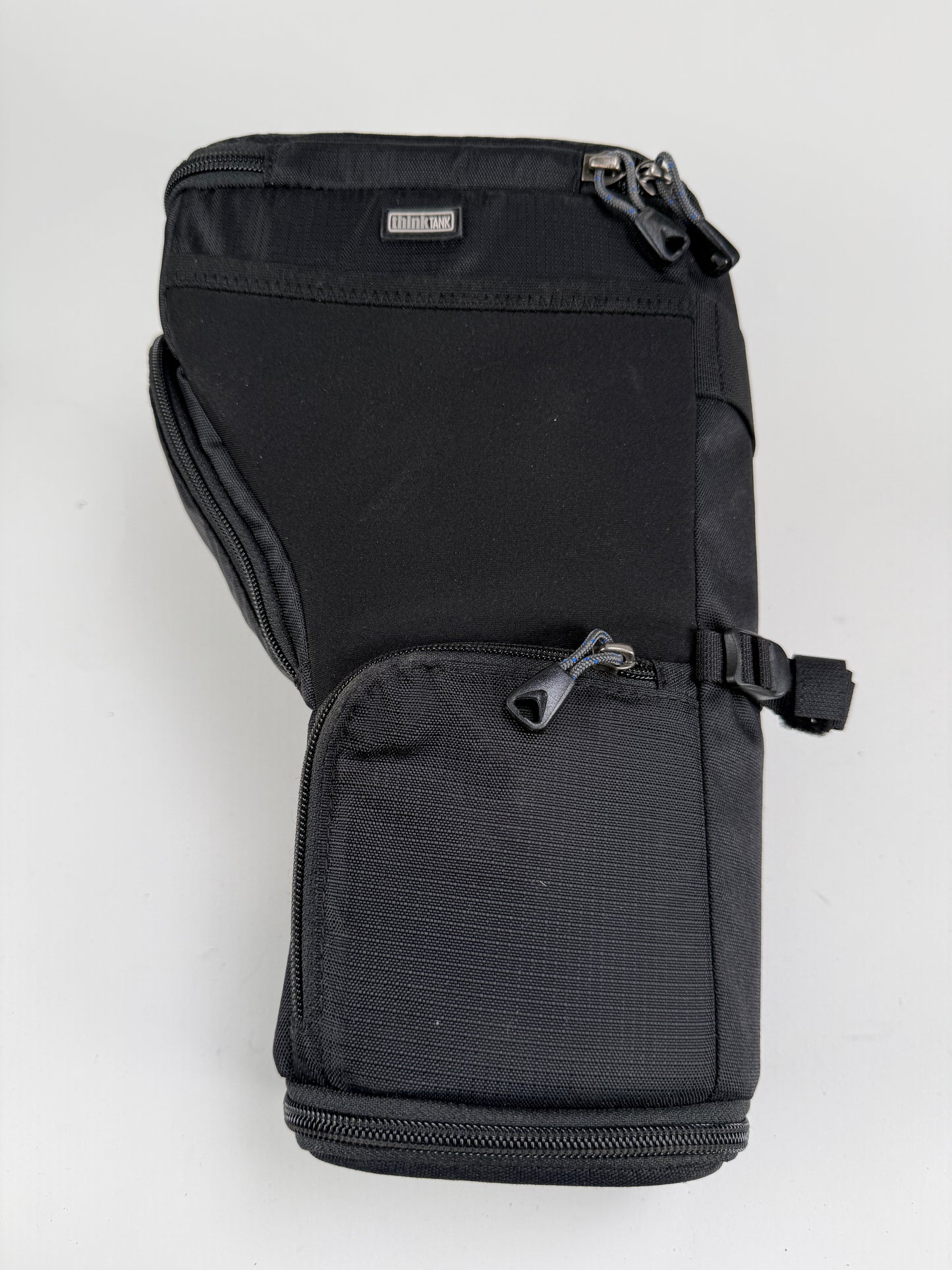 Think Tank Digital Holster 50 V2.0 Bag  Zipper Secured Lid Travel Black