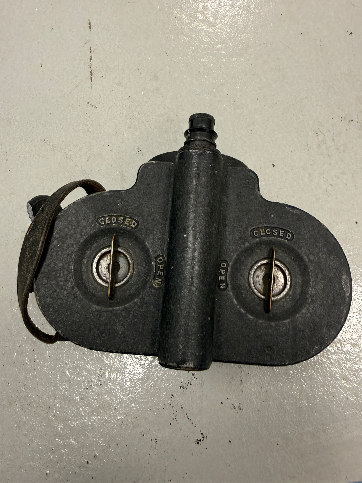 Bell & Howell Filmo automatic cine camera 16mm w/ Cooke 1 inch oens