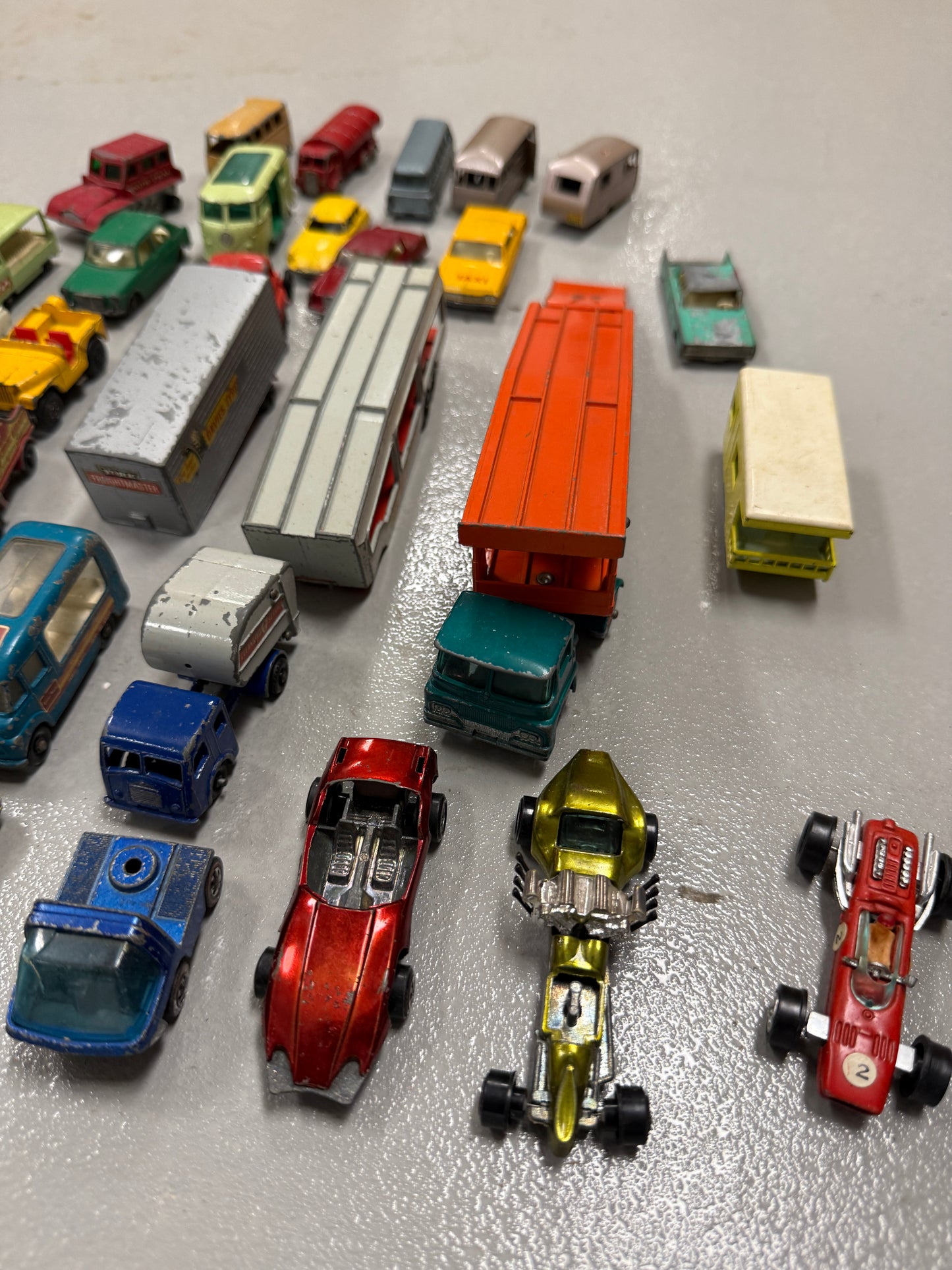 Vintage Lesney Matchbox, hot wheel car lot of 29 vehicle toys