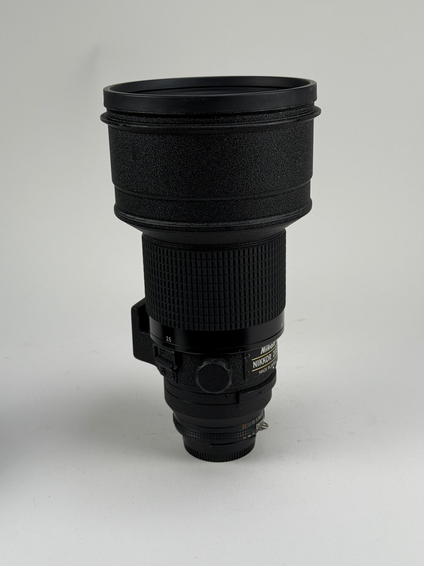 Nikon 200mm f2 Nikkor ED AIS Manual Focus Lens