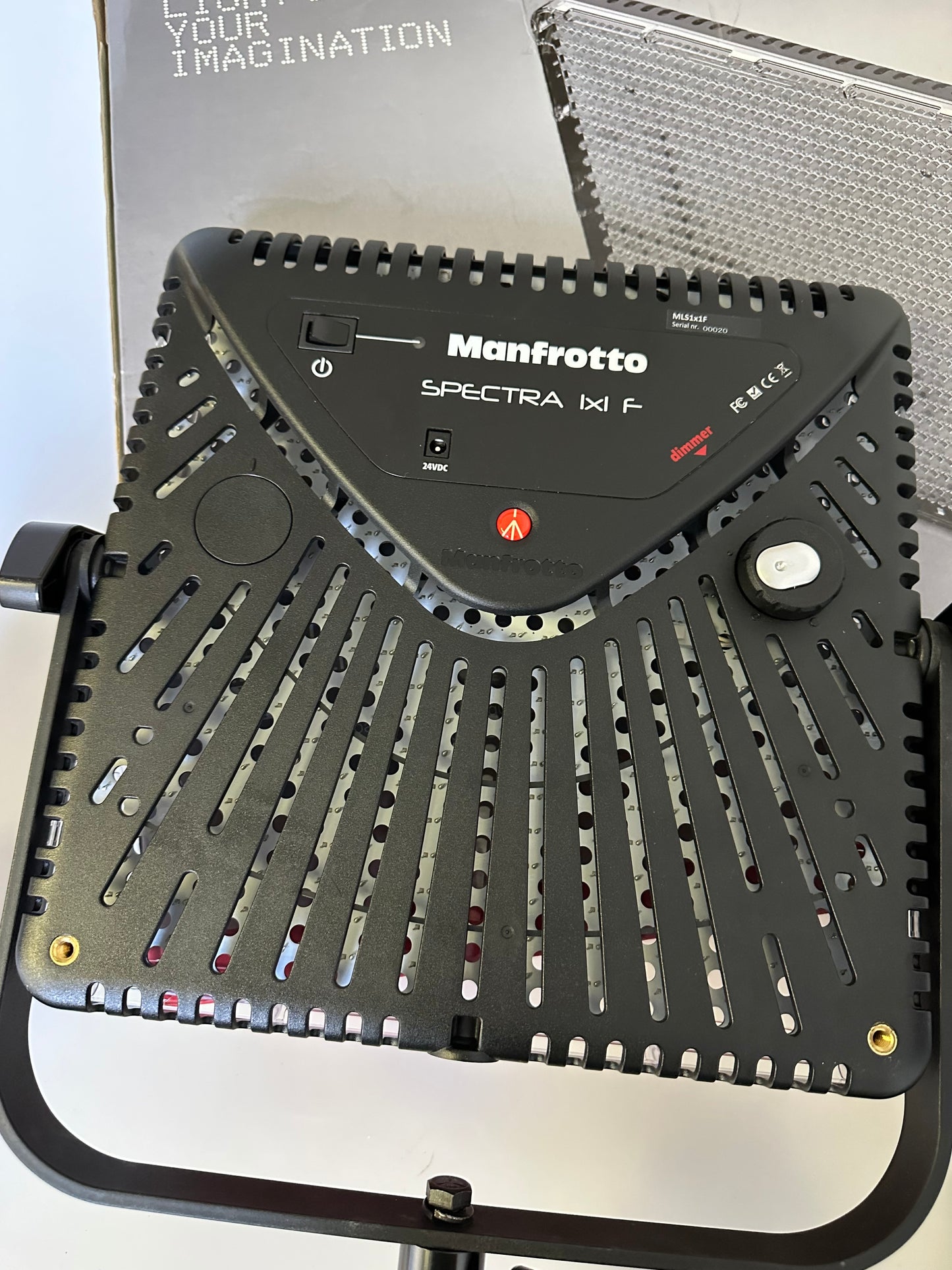 Manfrotto Spectra LED Studio Light MLS1x1f Pannel dimmable 5600K Bogen