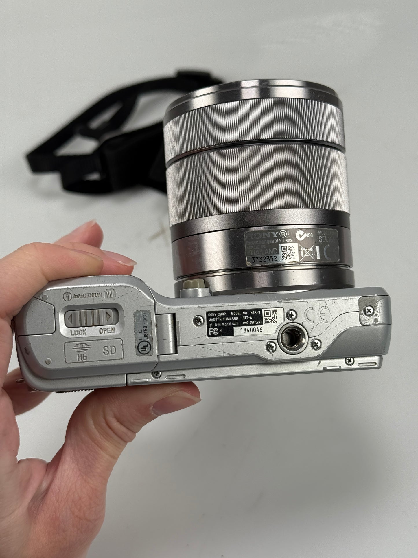 Sony Alpha NEX-3 14.2MP Digital Camera - Silver with 18-55mm OSS lens