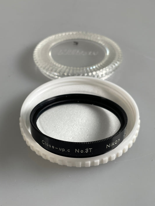 Genuine Nikon Close-up Attachment Lens No. 3T 52mm screw-in