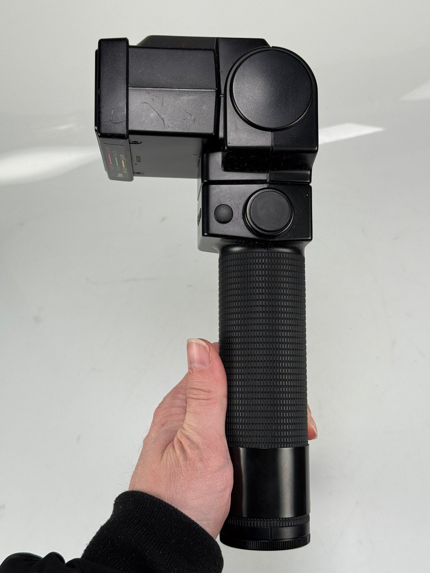 Canon 533G Speedlite camera flash with bracket