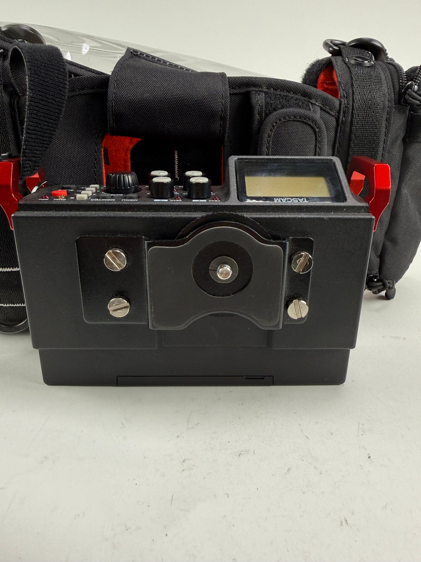 TASCAM DR-701D TRACK PORTABLE AUDIO RECORDER