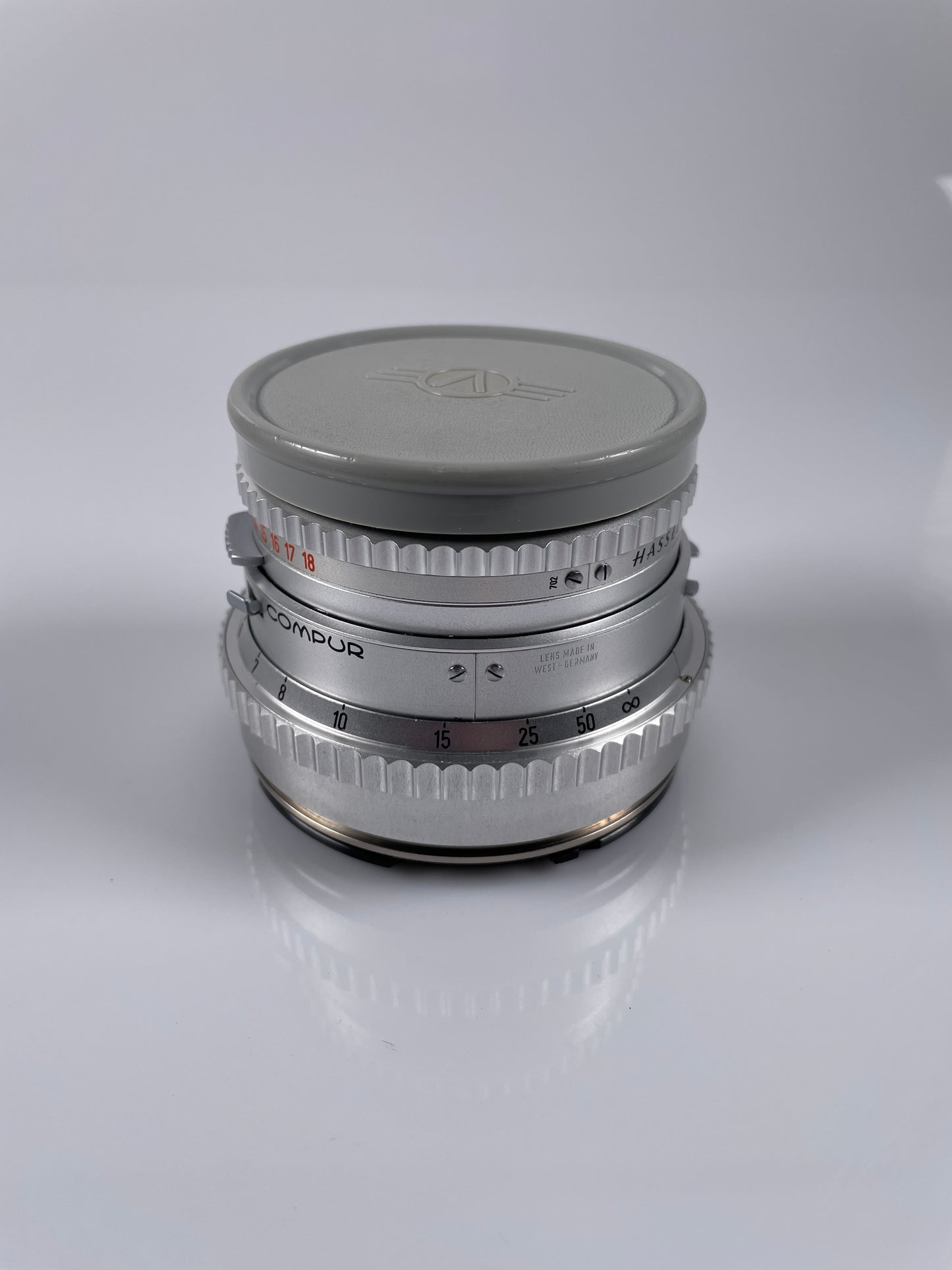 Hasselblad Carl Zeiss planar C 80mm F2.8 lens chrome silver