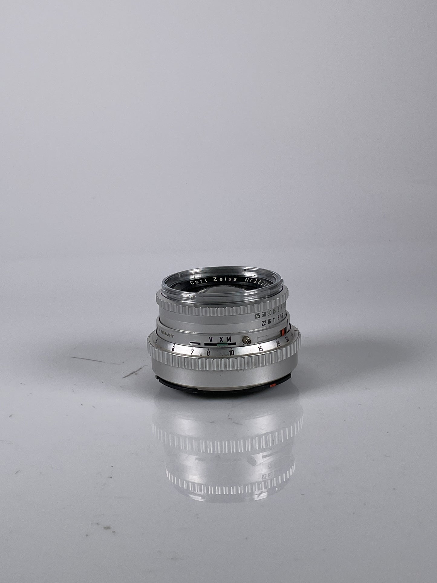 Hasselblad Carl Zeiss planar C 80mm F2.8 lens chrome