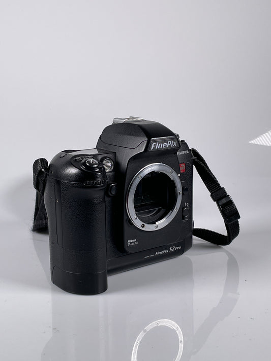Fuji FinePix S2 Pro Digital Camera - Nikon F