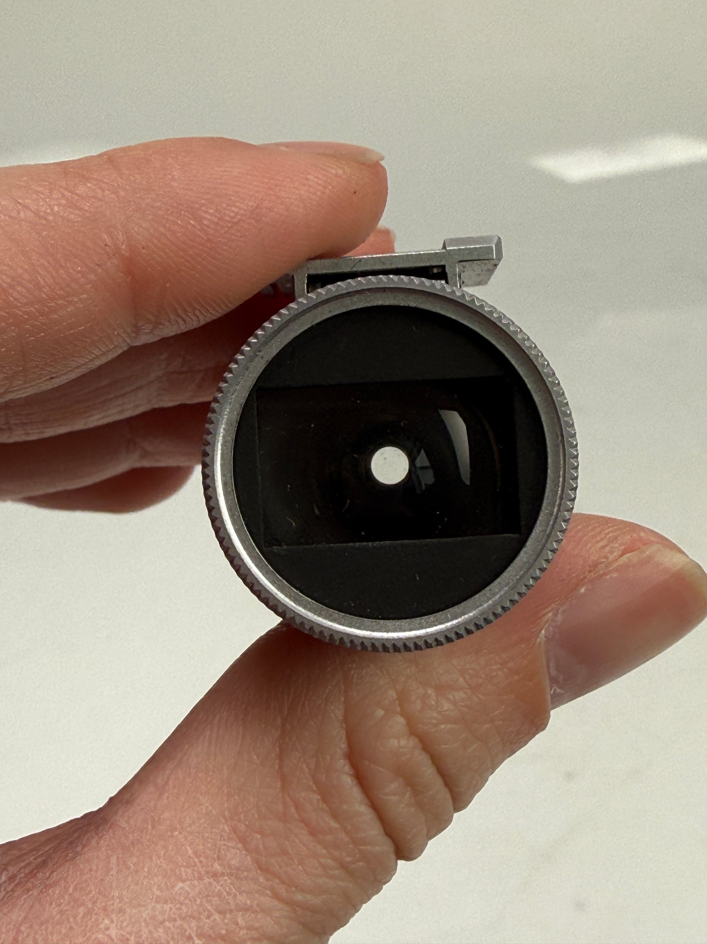 Tanar W Tanaka Kogaku 35mm f2.8 Lens for Leica LTM with case and finder