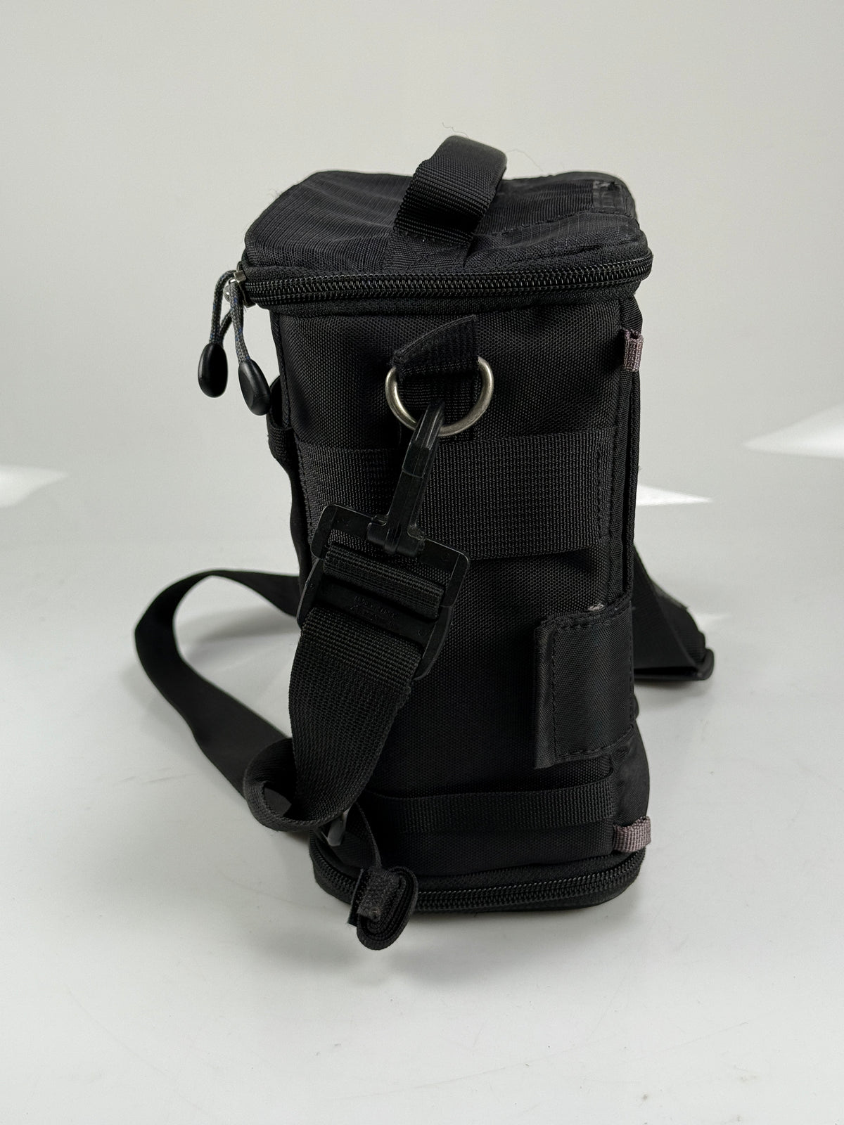 Think Tank Digital Holster 20 V2.0 Bag  Zipper Secured Lid Travel Black