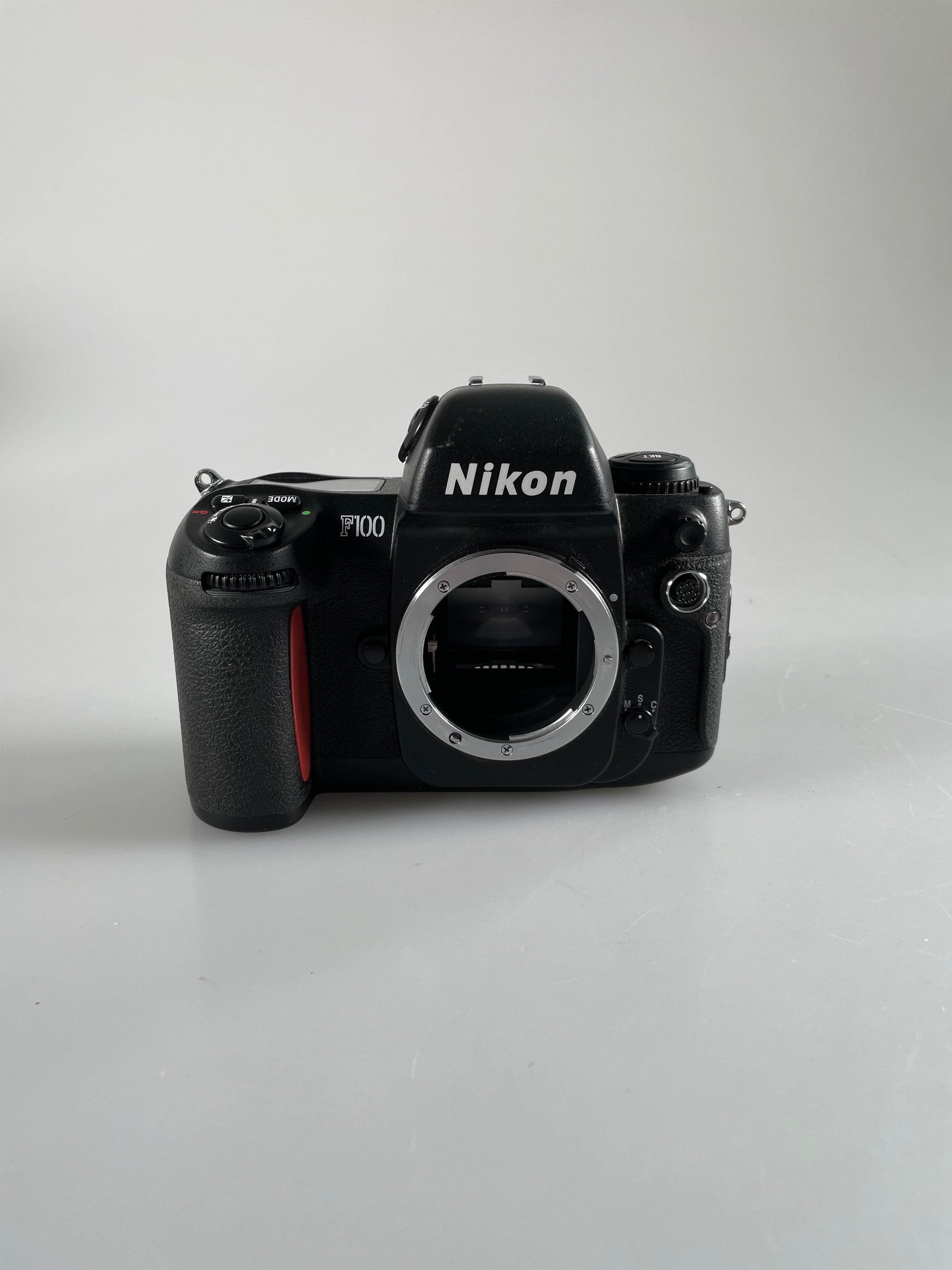 Nikon selling F100 Body