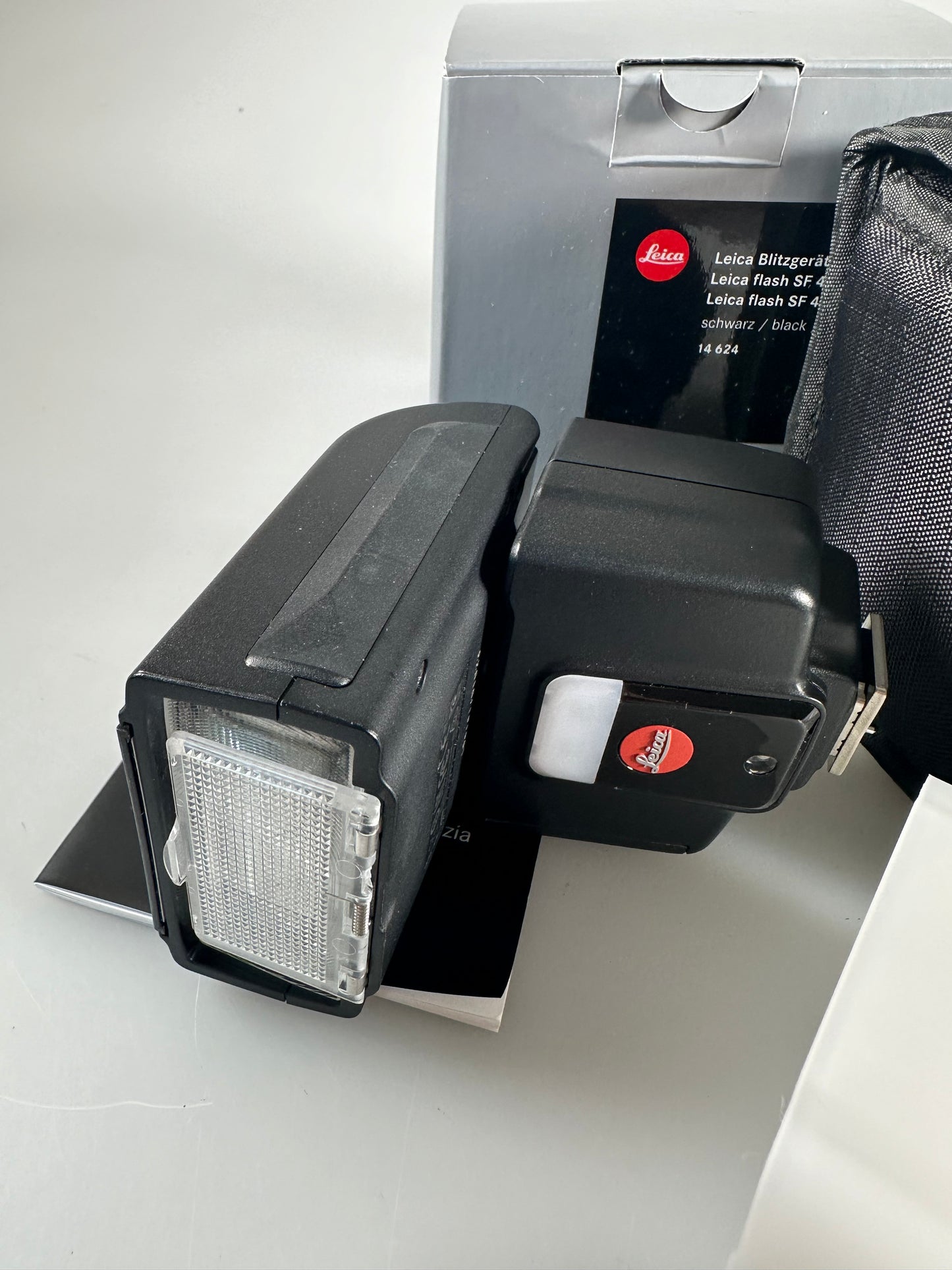 Leica SF-40 SF40 TTL Flash Unit 14624 for SL2 Q2 M10