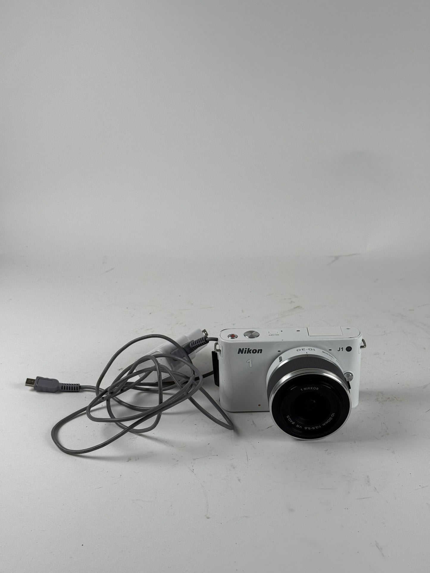 Nikon 1 J1 10.1MP Mirrorless SLR Camera w/ 10-30mm Lens white