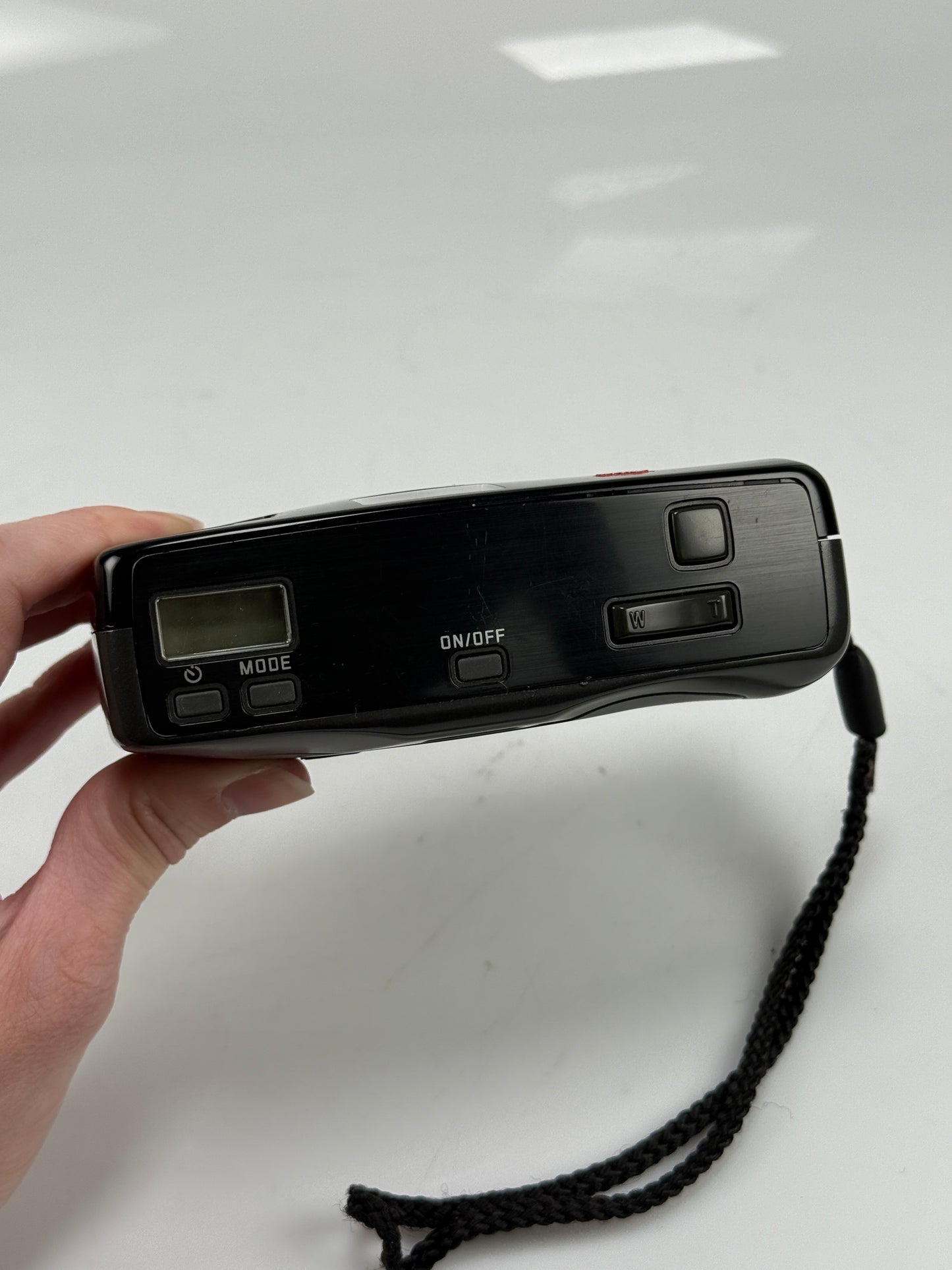 Leica Mini Zoom 35mm Film Camera with 35-70mm Vario-Elmar Lens