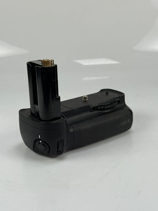 Nikon MB-D200 Battery Grip for D200 or Fuji FujiFilm Finepix S5