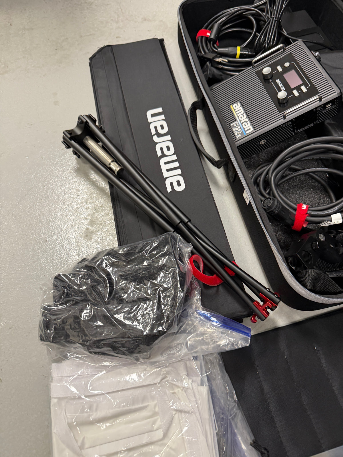 Aputure Amaran F22X kit 2x2' Flexible LED Mat Fixture