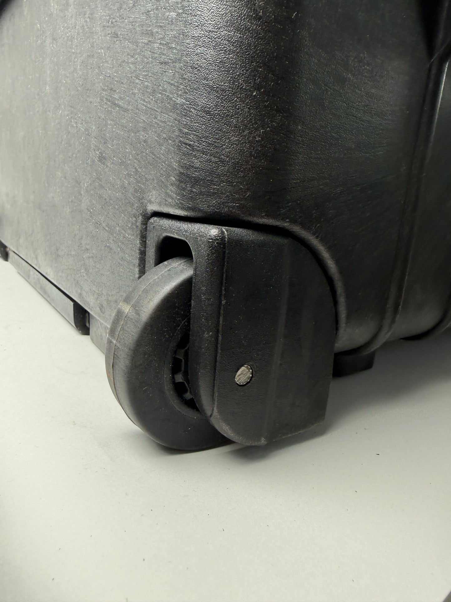 NEW Pelican 1650 | Free Shipping| 31.59 x 20.47 x 12.45 in | iM2950 Equiv