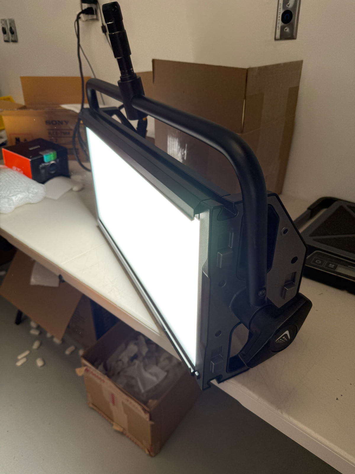 Litepanels Gemini 2x1 Hard RGB LED Light Panel (Standard Yoke, US Power Cord)