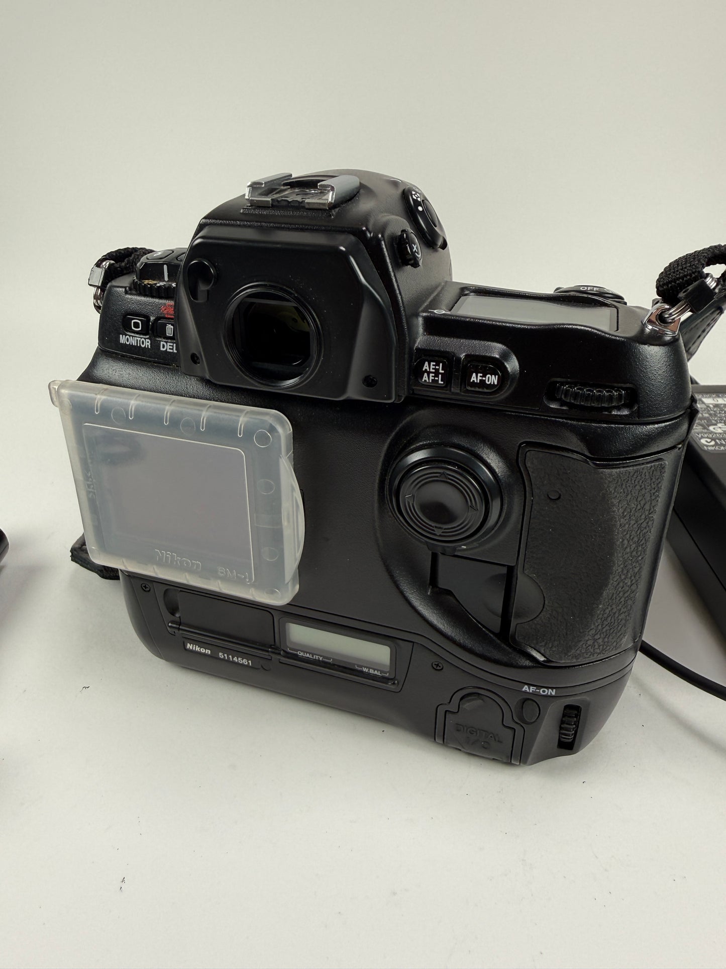 Nikon D1H 2.7MP Digital SLR Camera Body