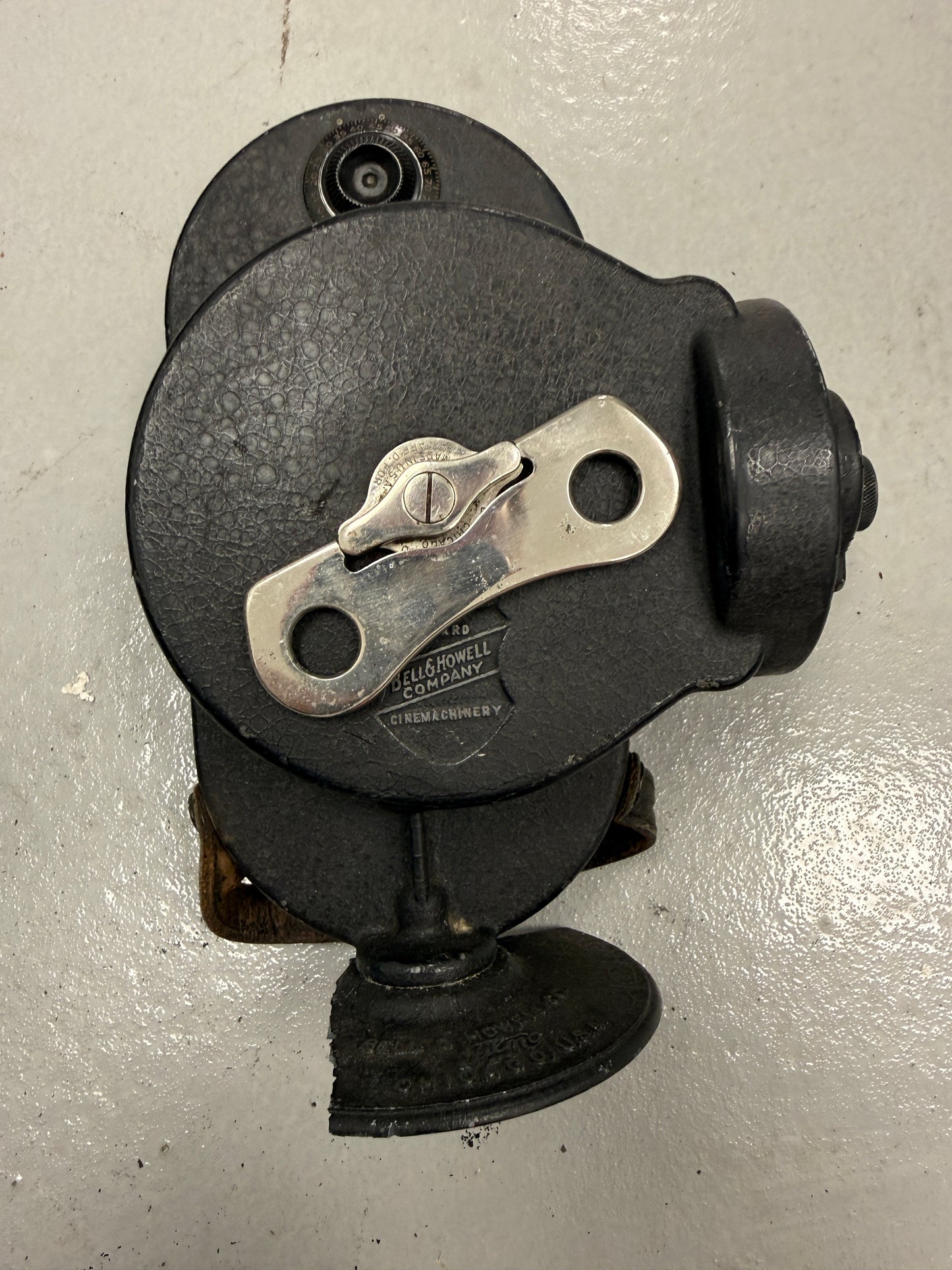 Bell & Howell Filmo automatic cine camera 16mm w/ Cooke 1 inch oens