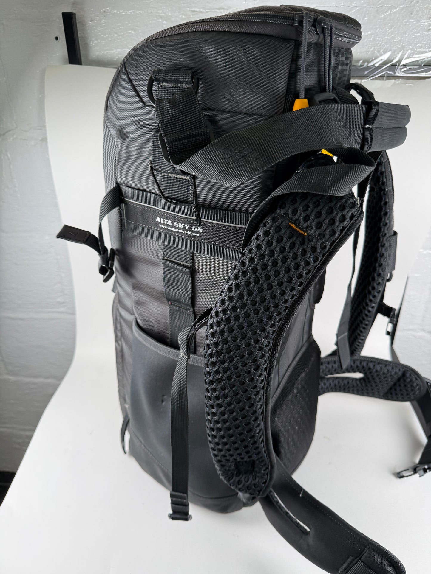 VANGUARD ALTA SKY 66 Camera Backpack Gray Super Telephoto Compatible