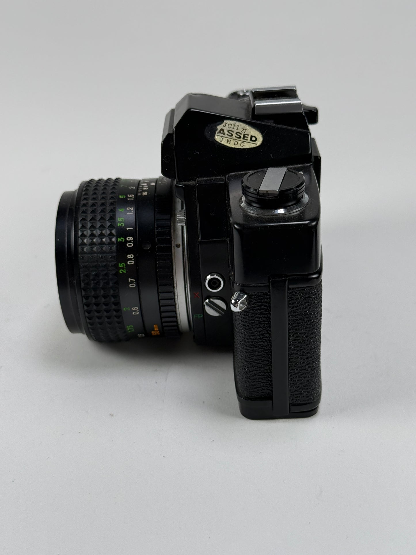 Minolta SRT 102 Black 35mm film camera kit with 50mm f1.4 rokkor-x lens