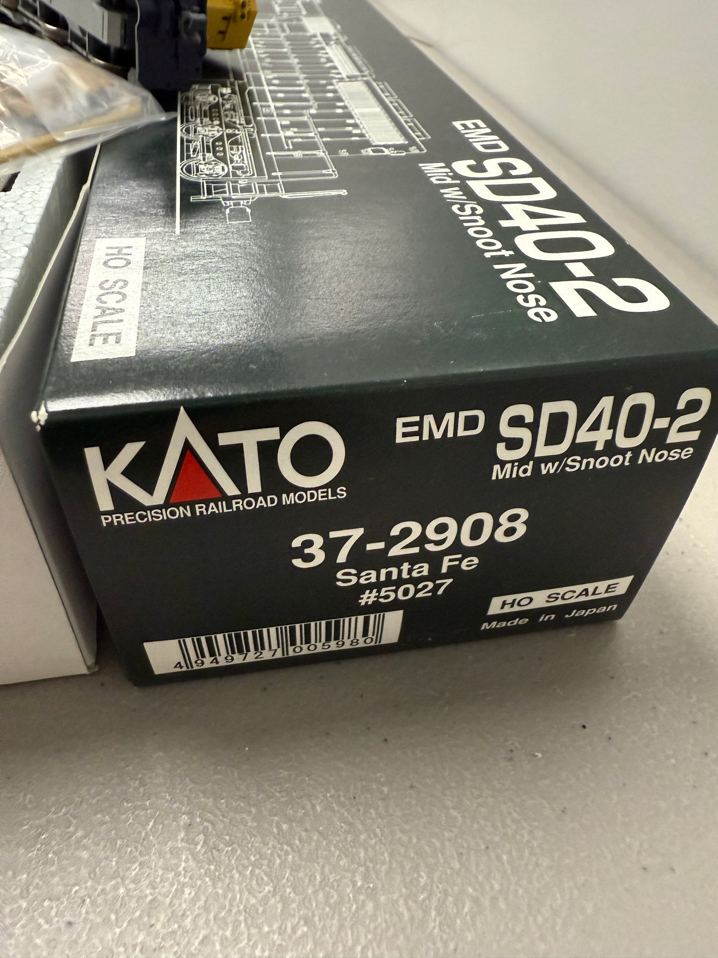 KATO 37-2908 HO EMD SD40-2 Snoot Nose Locomotive Santa Fe #5027 New DCC Ready